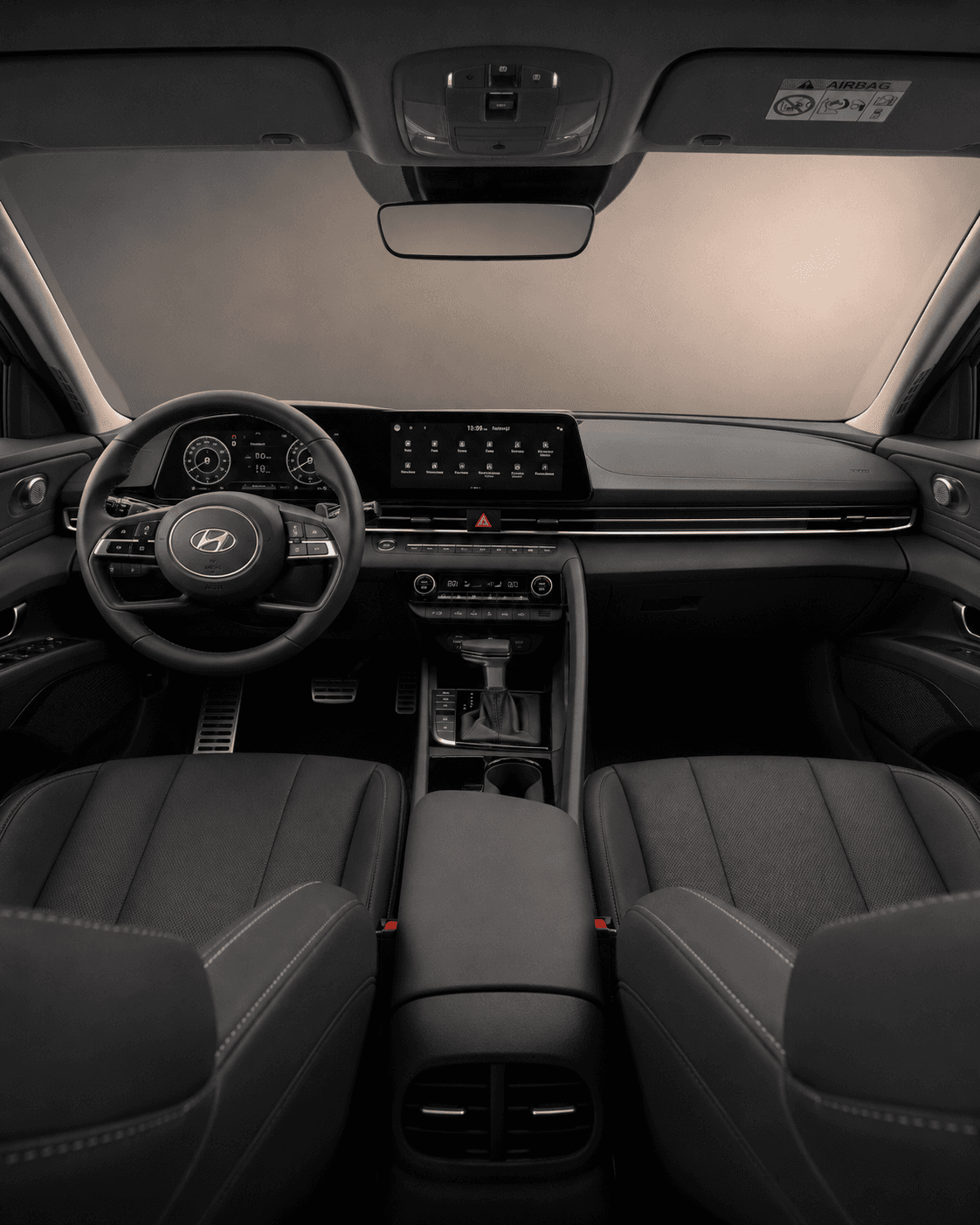 Hyundai Elantra — interior 3